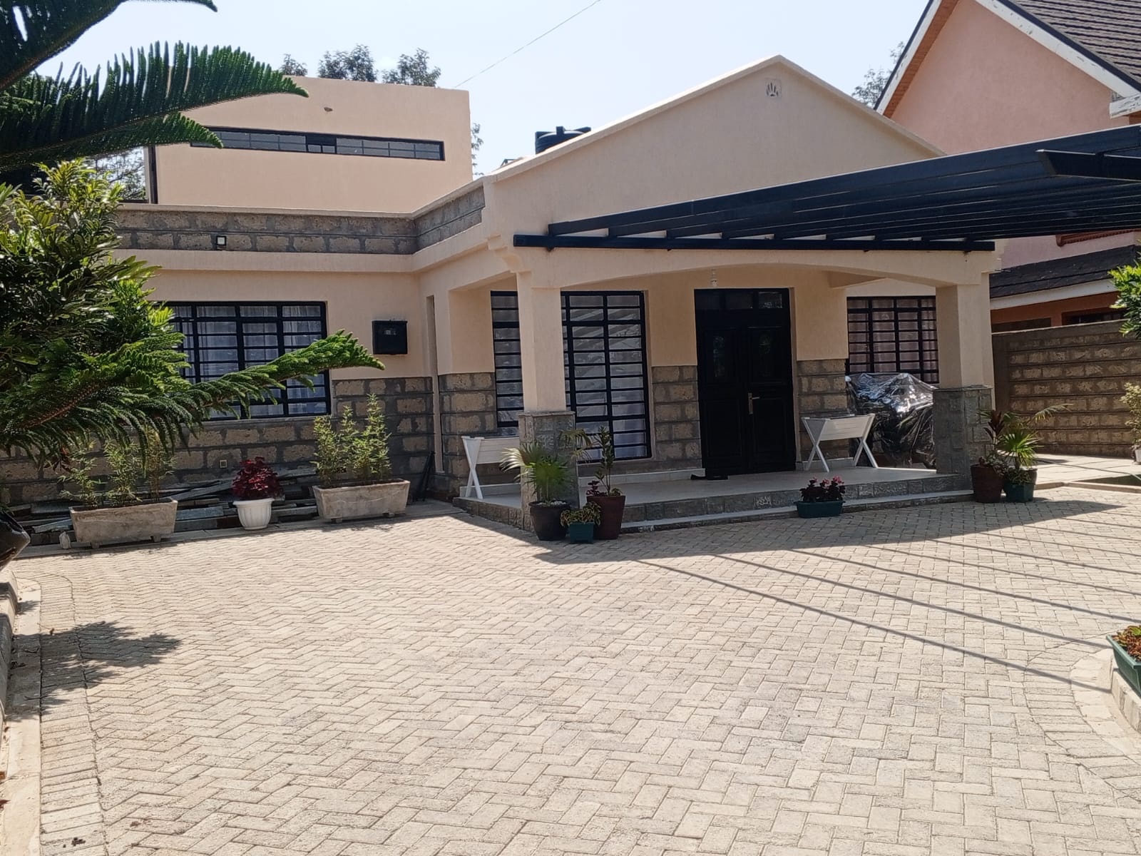Completed bungalow, Matasia